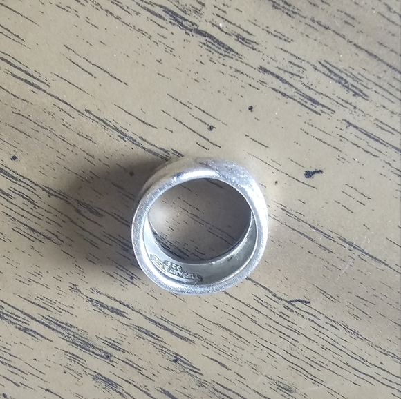 Tiffany & Co. Vintage Leaf Ring - Picture 3 of 9